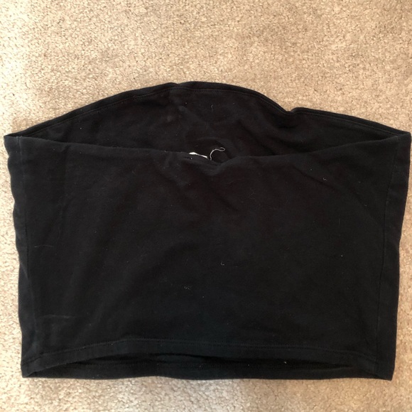 Black garage cropped tube top - Picture 2 of 2